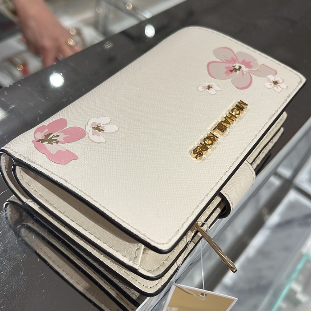 Michael Kors Jet Set Medium Floral Embellished Signature Logo Bi-Fold Wallet NWT - Picture 11 of 16